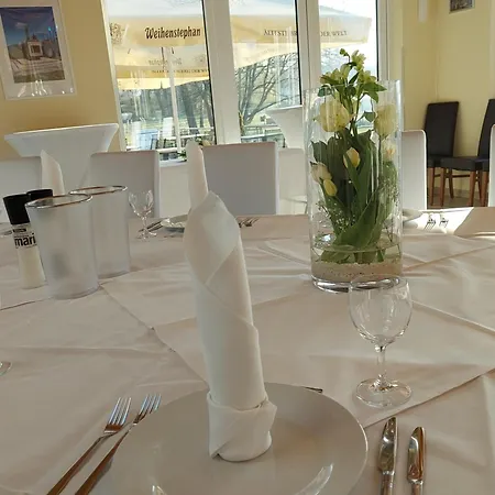 Hotel Land-gut-hotel- Weisser Schwan 3*
