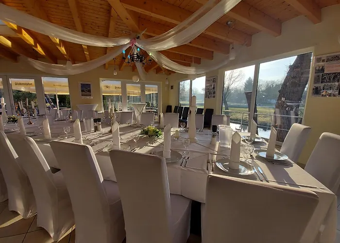 Hotell Land-gut-hotel- Weisser Schwan 3*