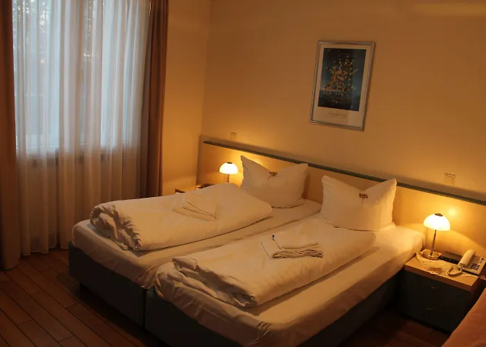 Land-gut-hotel- Weisser Schwan Otel Zossen