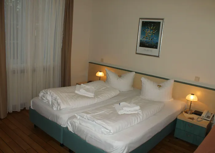 Land-gut-hotel- Weisser Schwan Otel Zossen